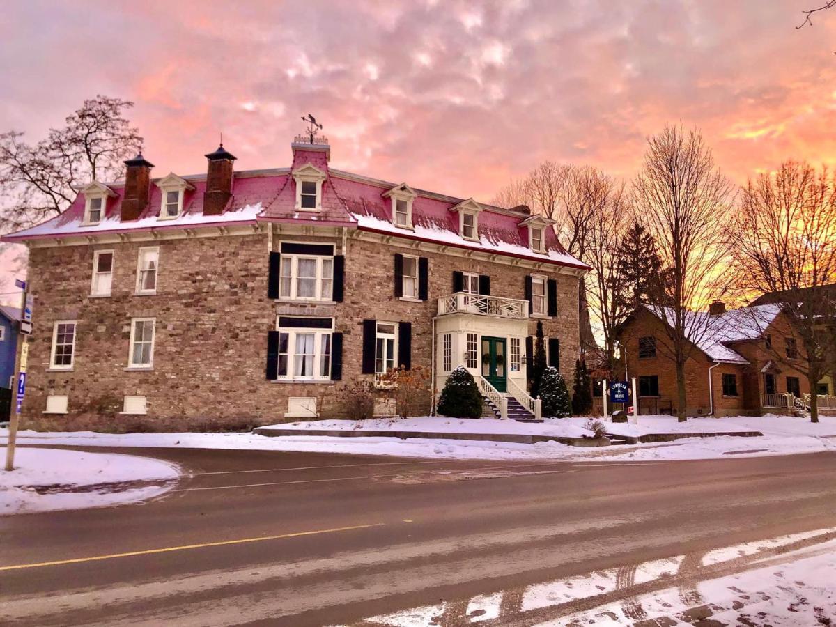 Chrysler House Bed and Breakfast Gananoque Exteriör bild